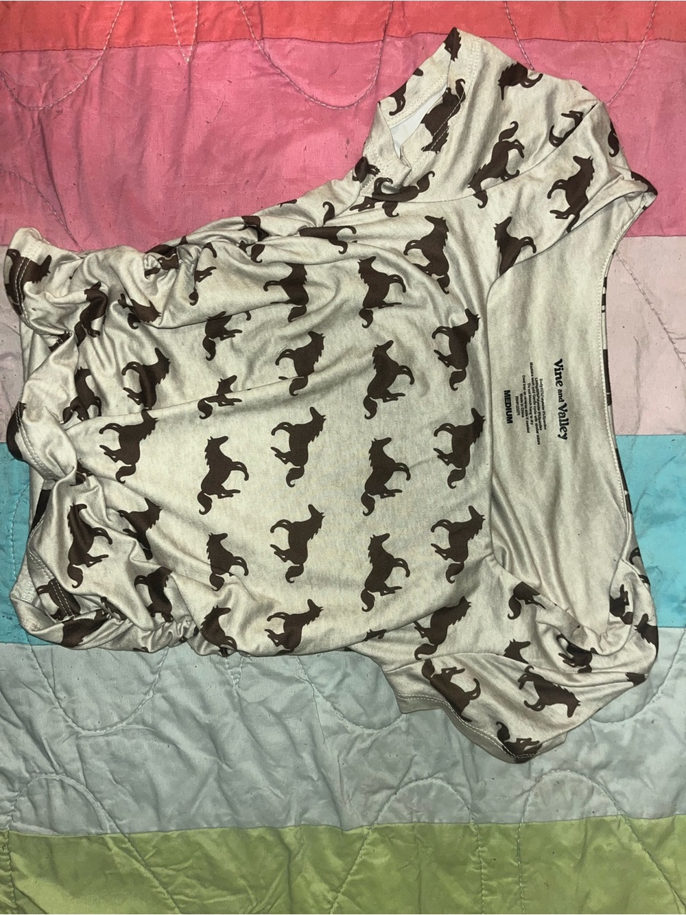 Vineyard Vines Cream Short Sleeve Tee with Brown Horse Print